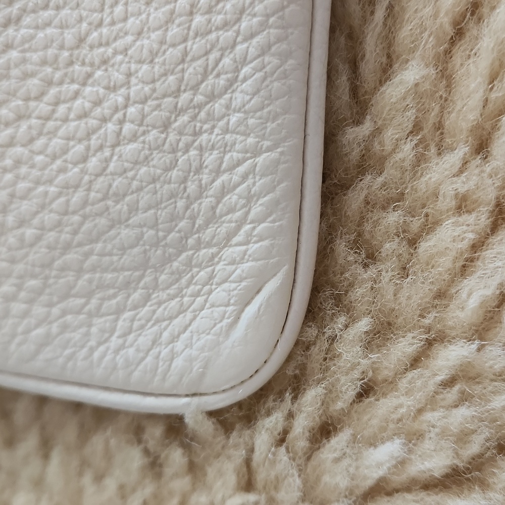Adorable Coach Disney X Minnie Mouse Cream Wristlet ❤️🐭 - Picture 5 of 12